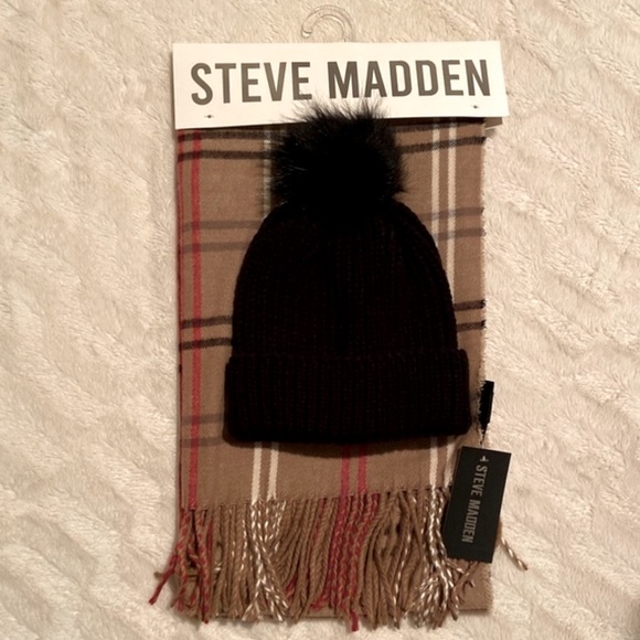 Steve Madden Accessories - Steve Madden scarf and hat set